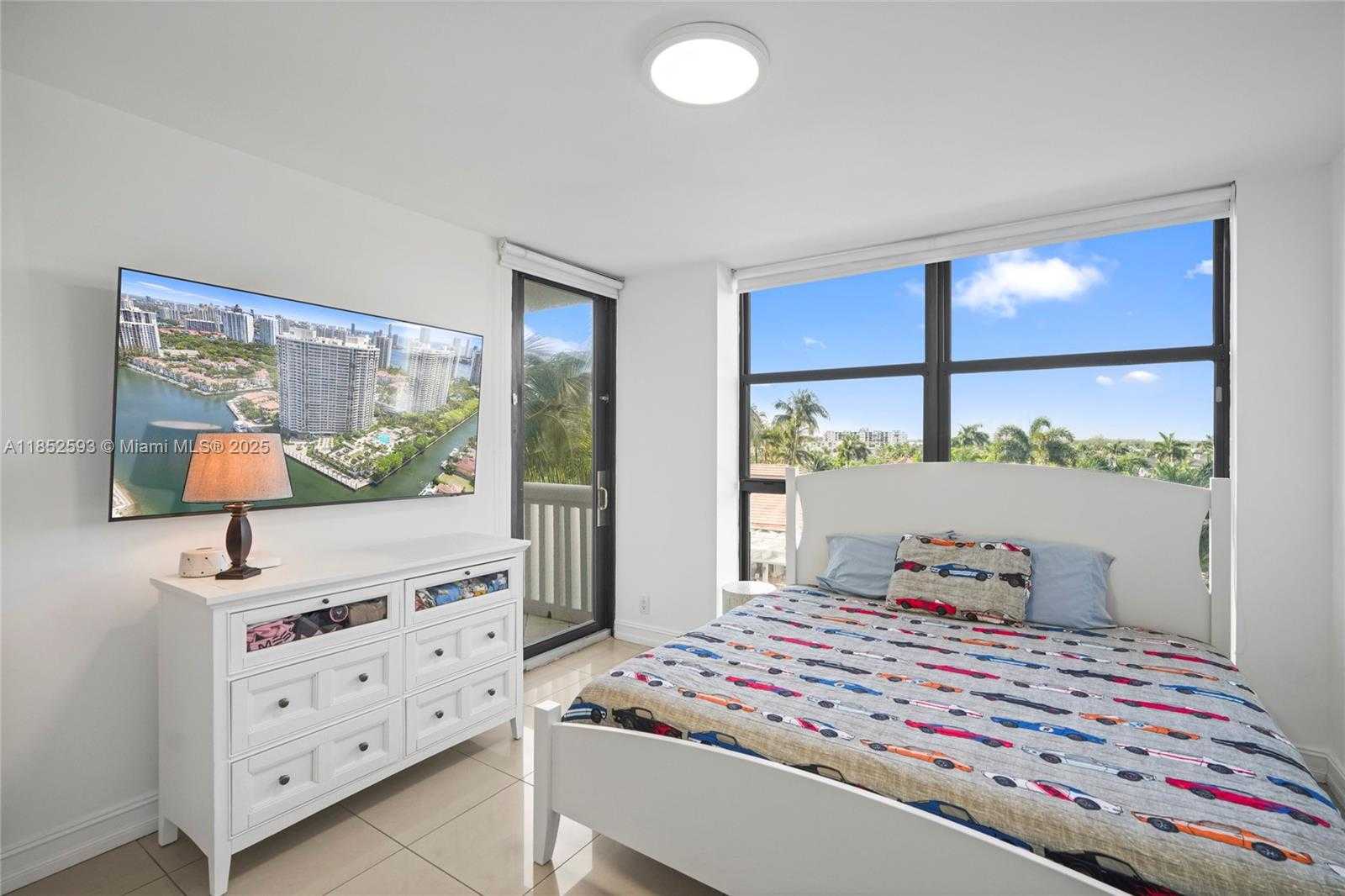 Small Image of 1000 WEST ISLAND BLVD #504, Aventura Number 20