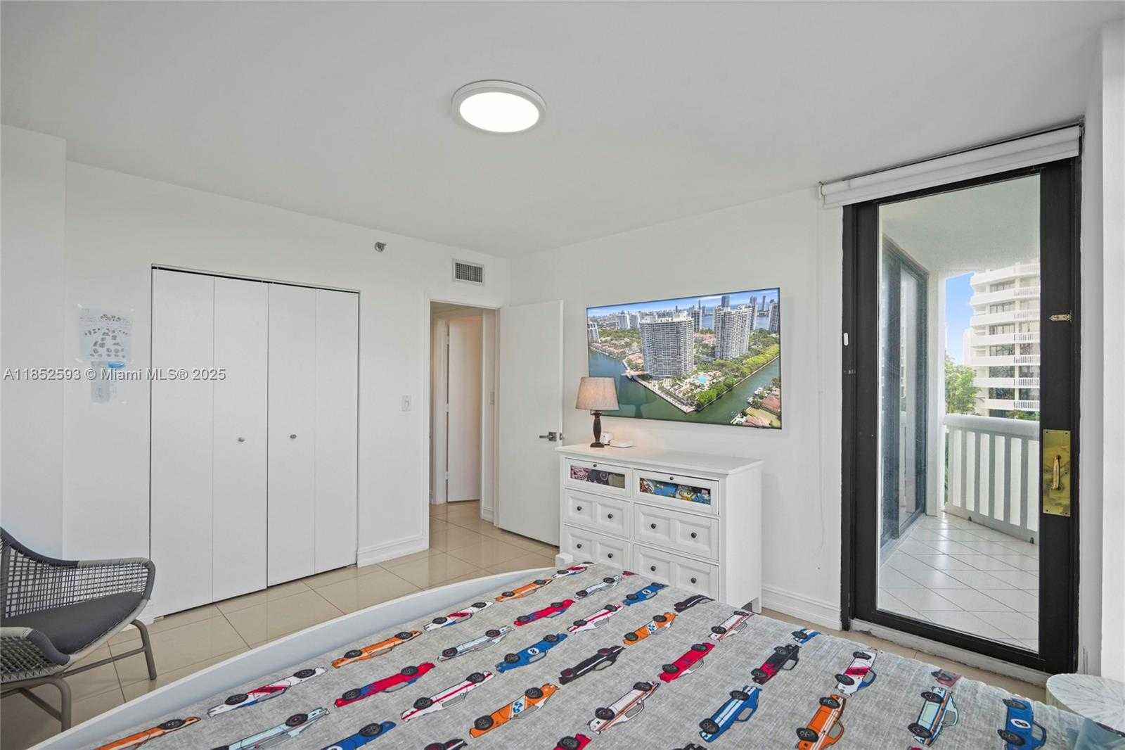 Small Image of 1000 WEST ISLAND BLVD #504, Aventura Number 21