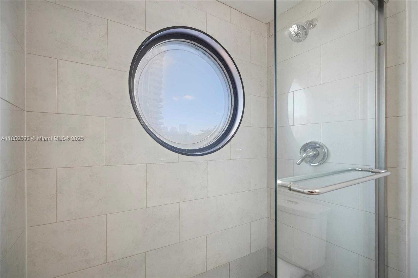 Small Image of 1000 WEST ISLAND BLVD #504, Aventura Number 26