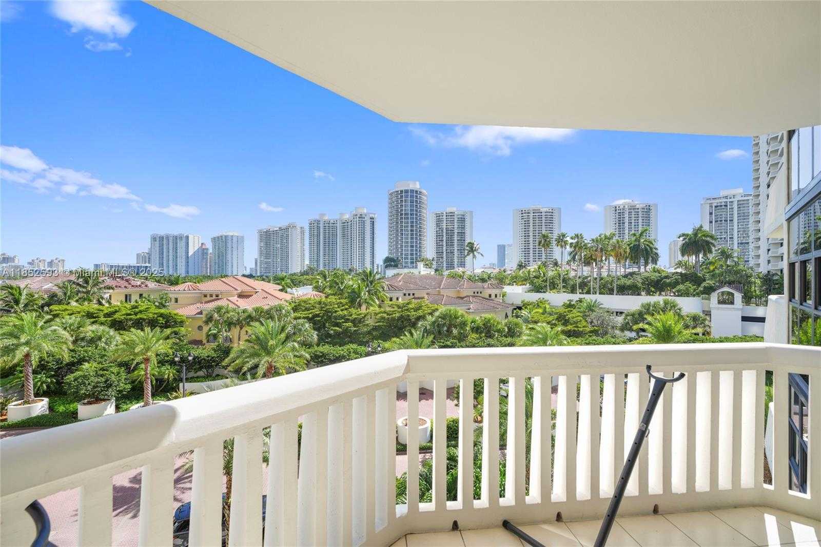 Small Image of 1000 WEST ISLAND BLVD #504, Aventura Number 34