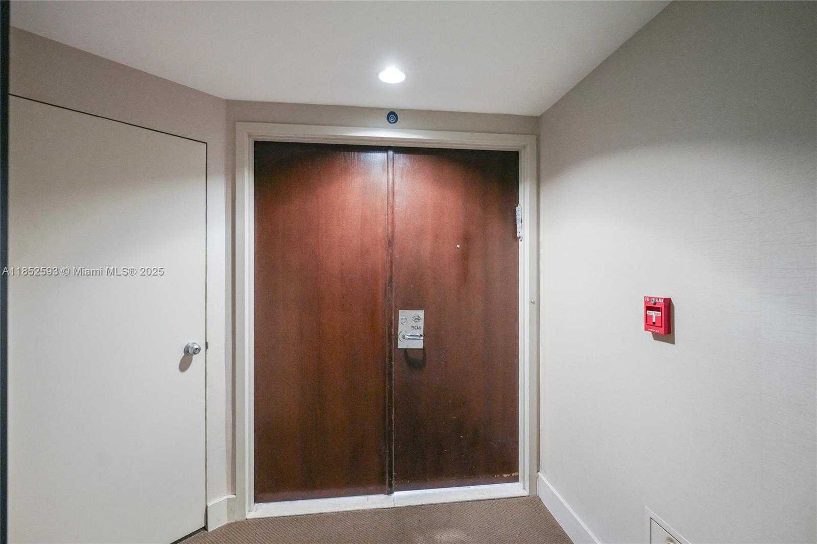 Small Image of 1000 WEST ISLAND BLVD #504, Aventura Number 39