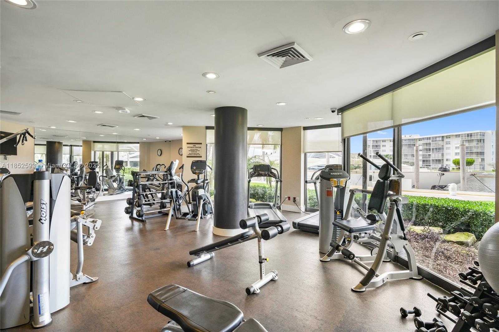 Small Image of 1000 WEST ISLAND BLVD #504, Aventura Number 44