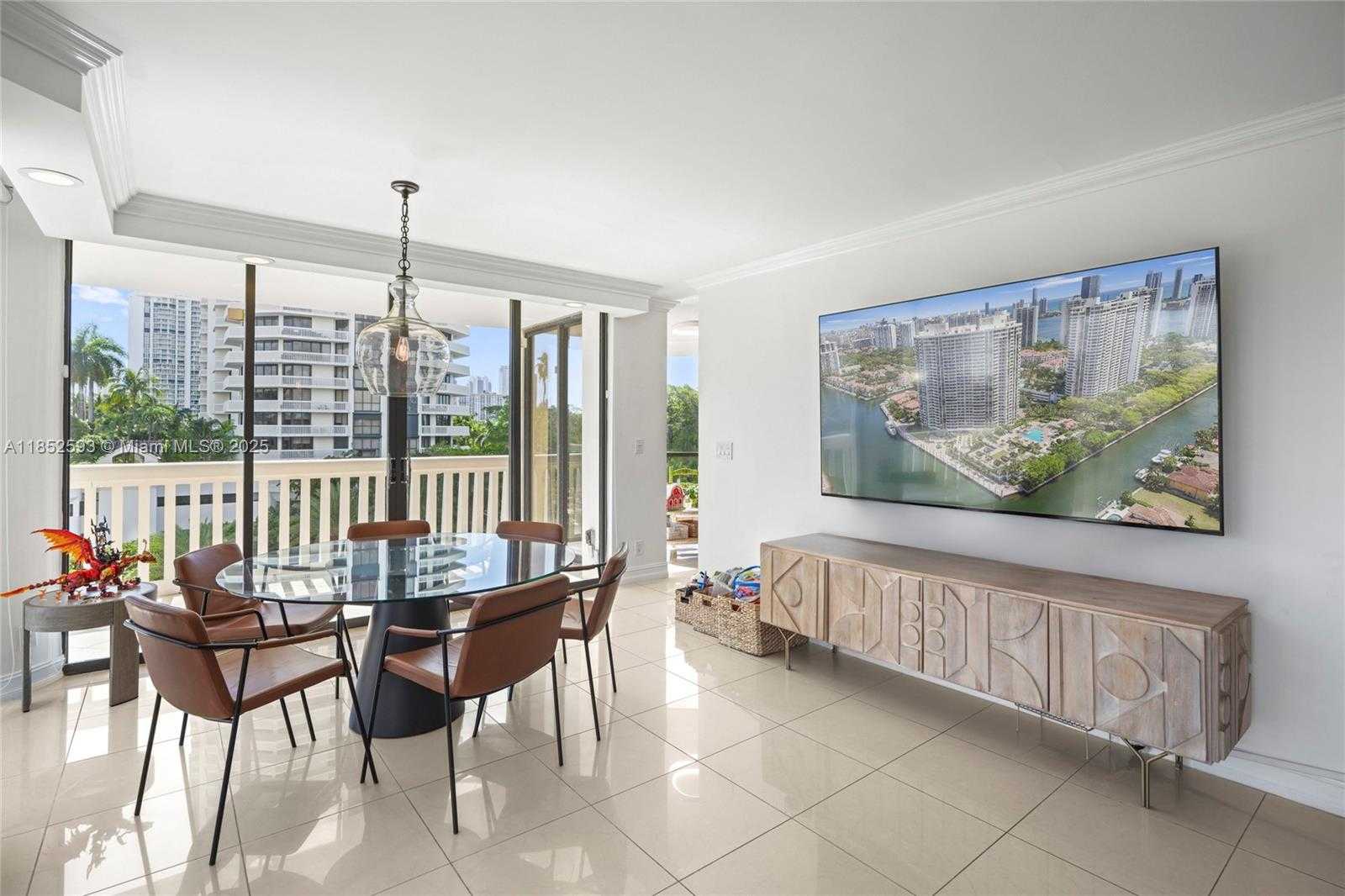 Small Image of 1000 WEST ISLAND BLVD #504, Aventura Number 7