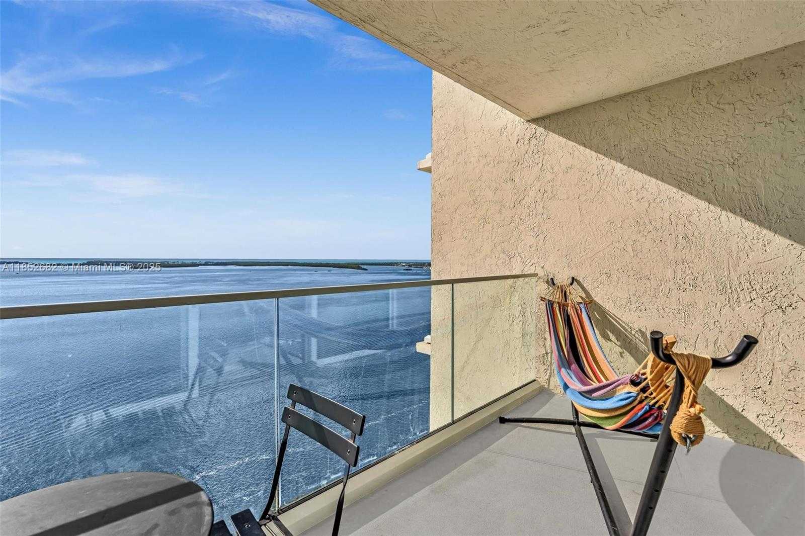 Small Image of 800 CLAUGHTON ISLAND DR #2001, Miami Number 10