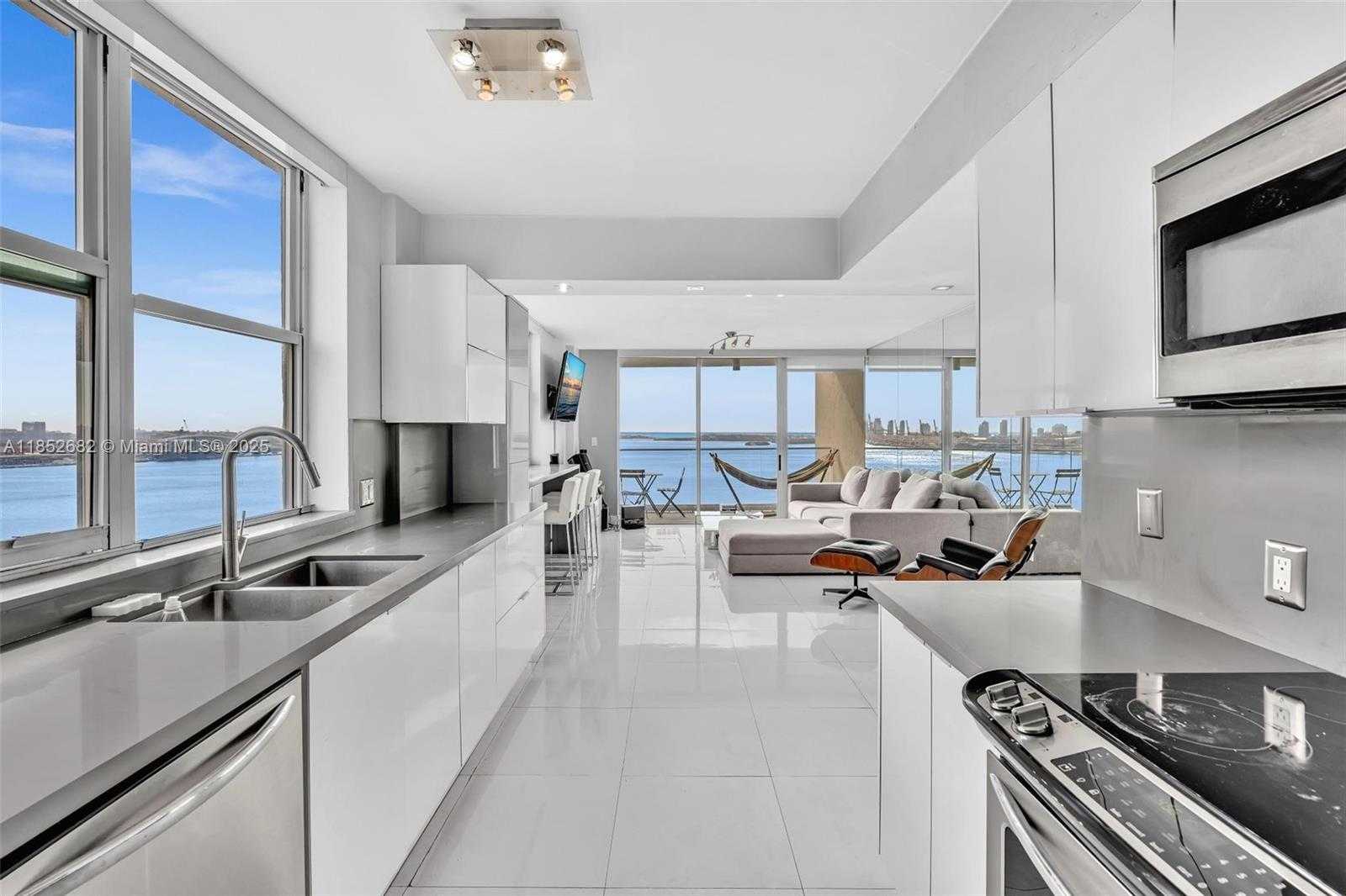 Small Image of 800 CLAUGHTON ISLAND DR #2001, Miami Number 3