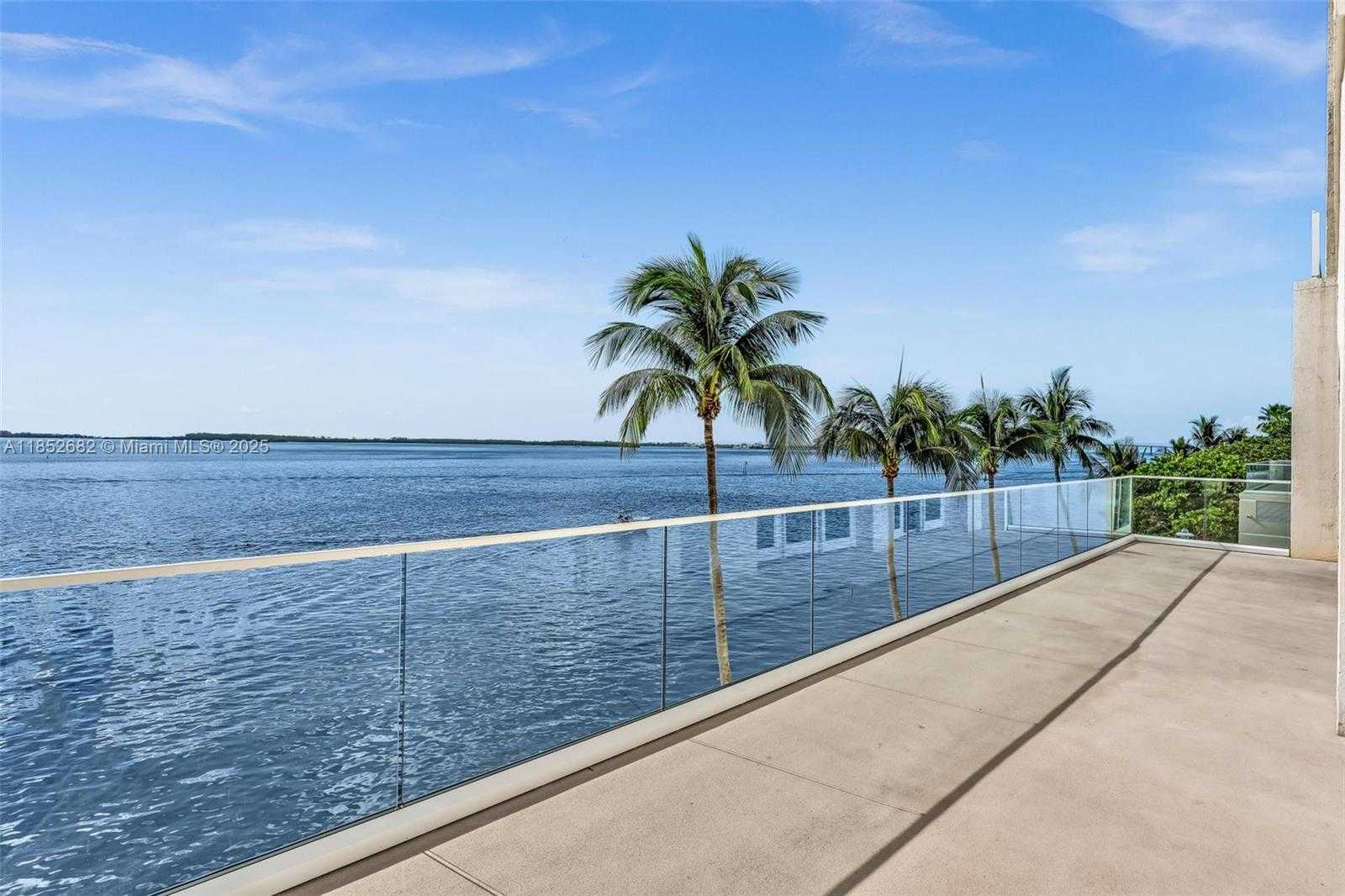 Small Image of 800 CLAUGHTON ISLAND DR #2001, Miami Number 44
