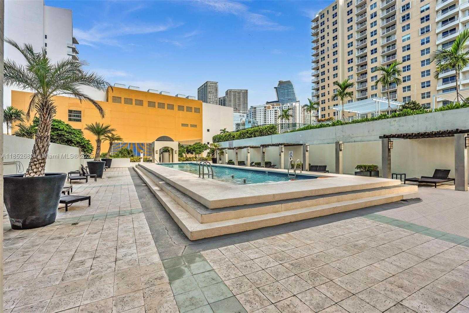 Small Image of 800 CLAUGHTON ISLAND DR #2001, Miami Number 45