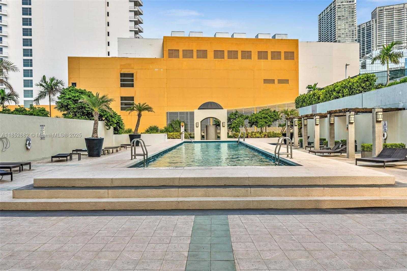 Small Image of 800 CLAUGHTON ISLAND DR #2001, Miami Number 46