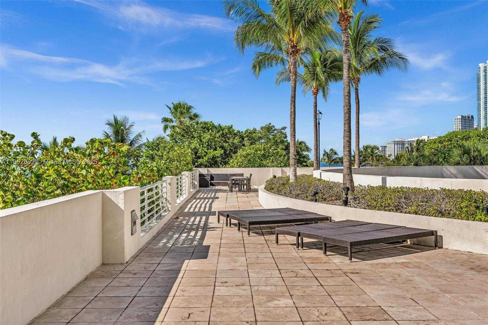 Small Image of 800 CLAUGHTON ISLAND DR #2001, Miami Number 47