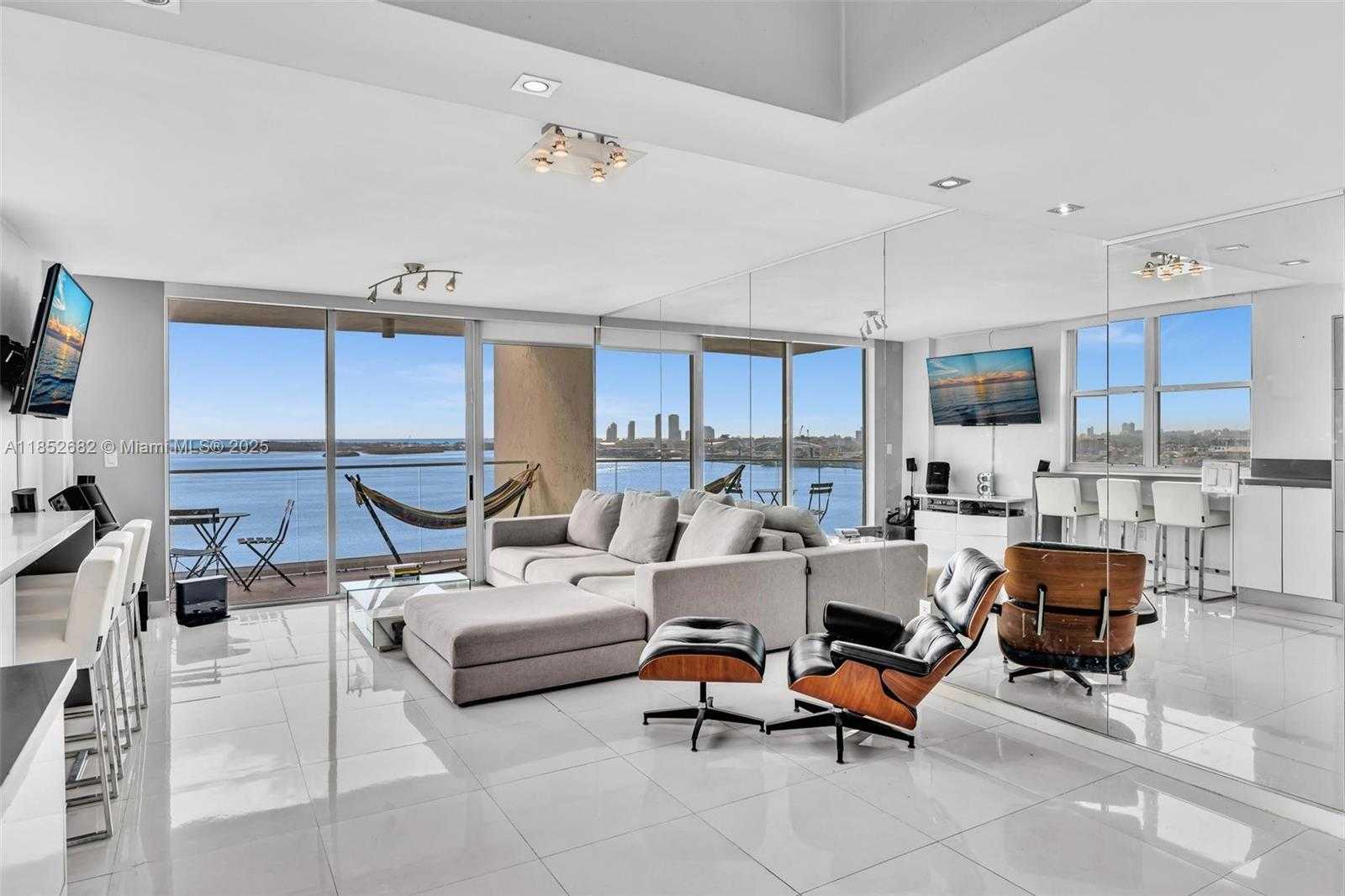 Small Image of 800 CLAUGHTON ISLAND DR #2001, Miami Number 5