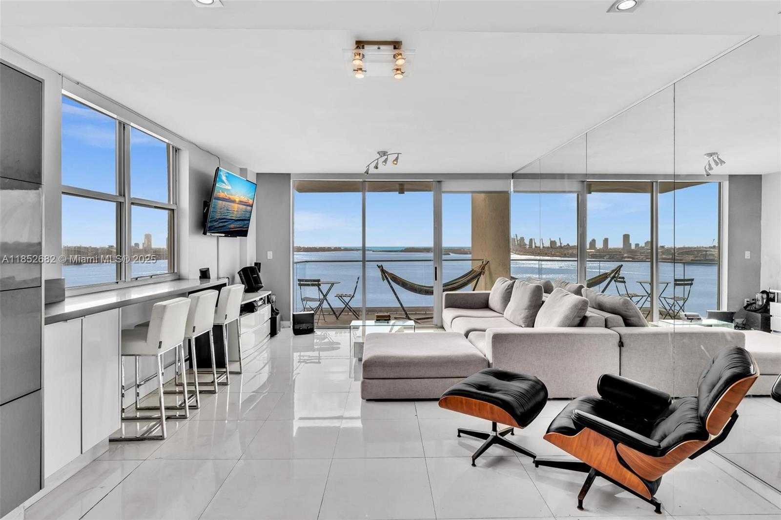 Small Image of 800 CLAUGHTON ISLAND DR #2001, Miami Number 6