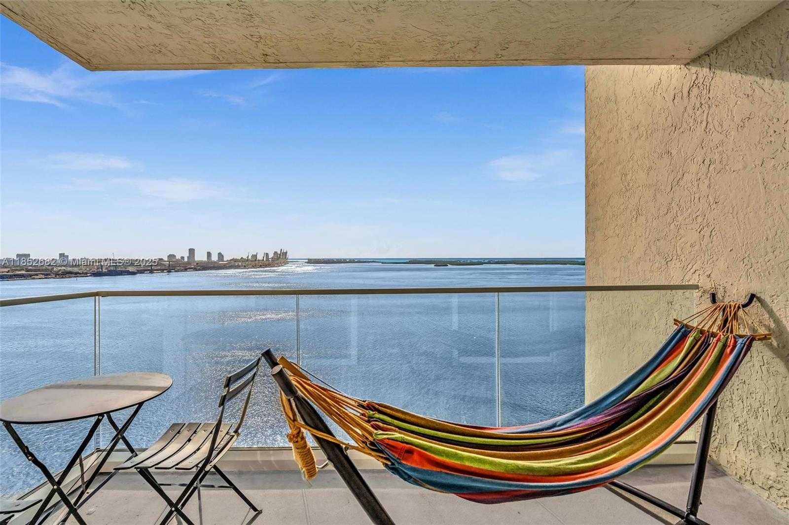 Small Image of 800 CLAUGHTON ISLAND DR #2001, Miami Number 8