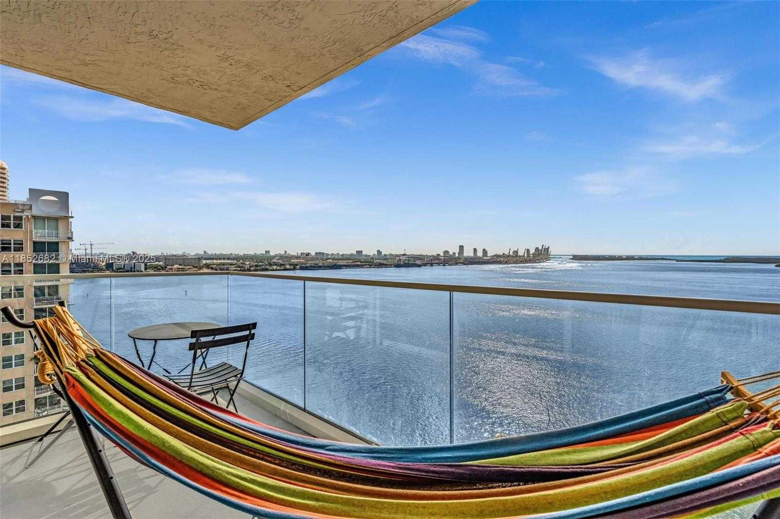 Small Image of 800 CLAUGHTON ISLAND DR #2001, Miami Number 9