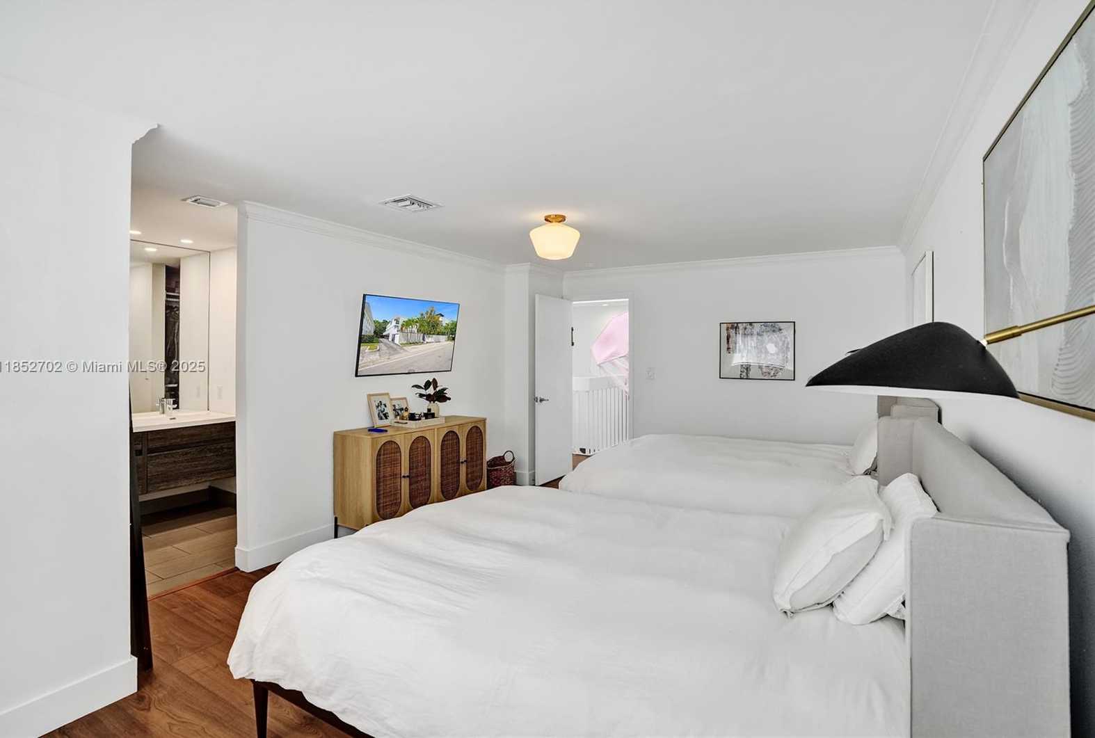 Small Image of 1175 101ST ST #2, Bay Harbor Islands Number 15