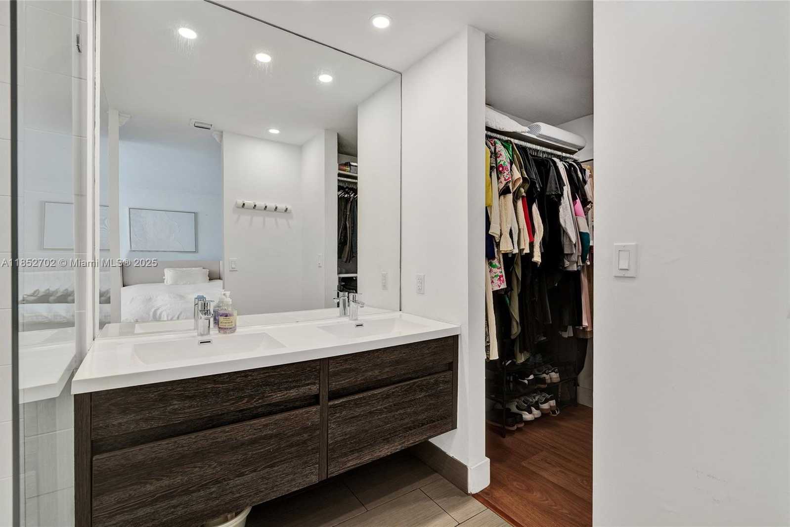 Small Image of 1175 101ST ST #2, Bay Harbor Islands Number 17