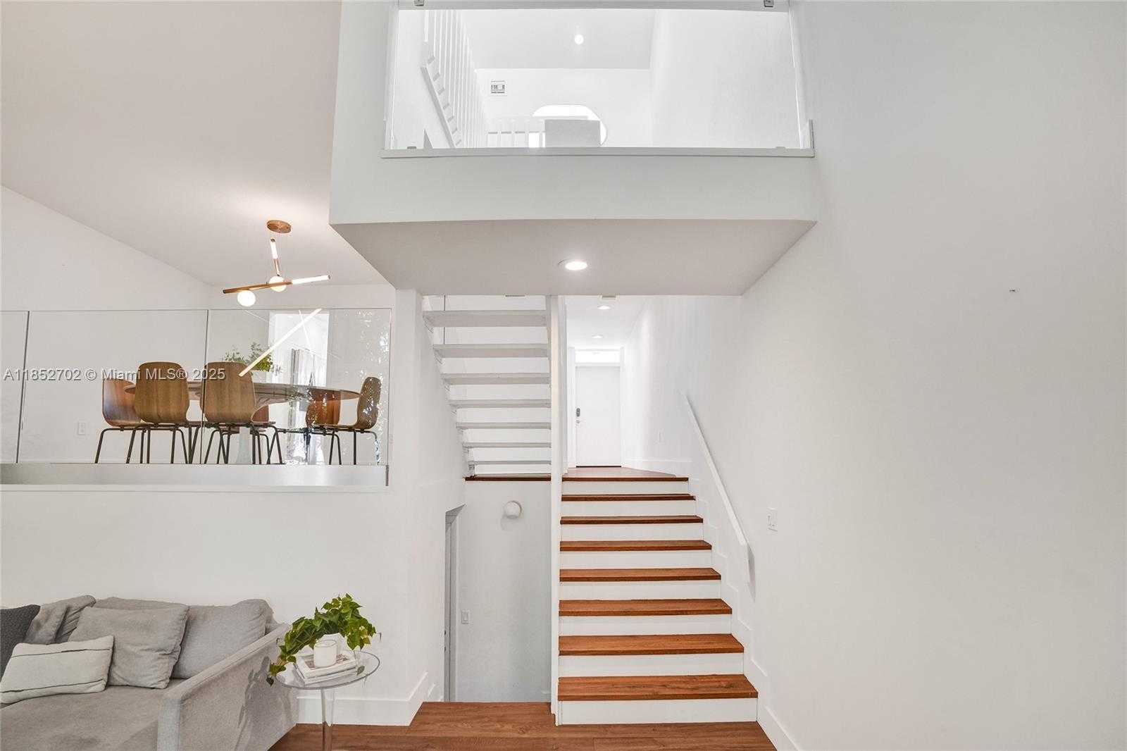 Small Image of 1175 101ST ST #2, Bay Harbor Islands Number 24