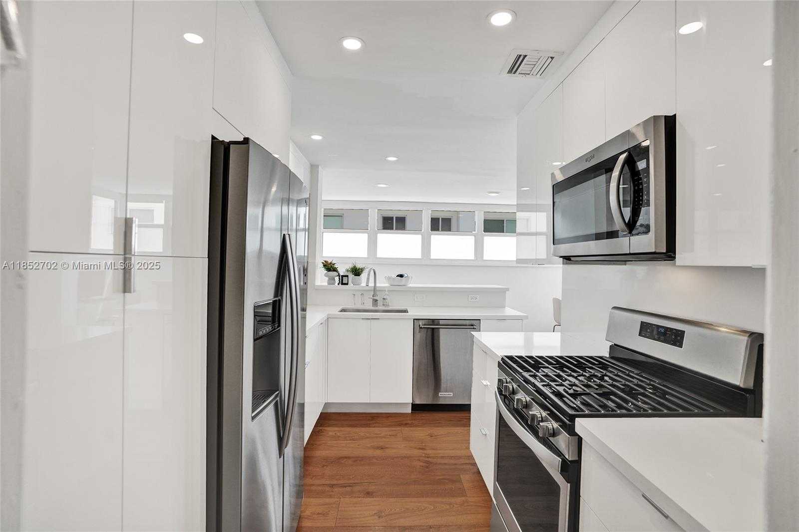 Small Image of 1175 101ST ST #2, Bay Harbor Islands Number 5