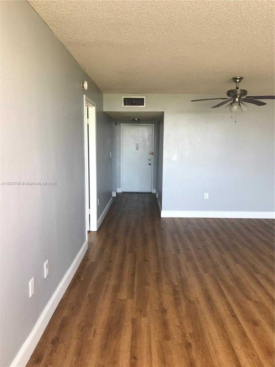 Small Image of 1300 NORTH EAST MIAMI GARDENS DR #512E, Miami Number 11