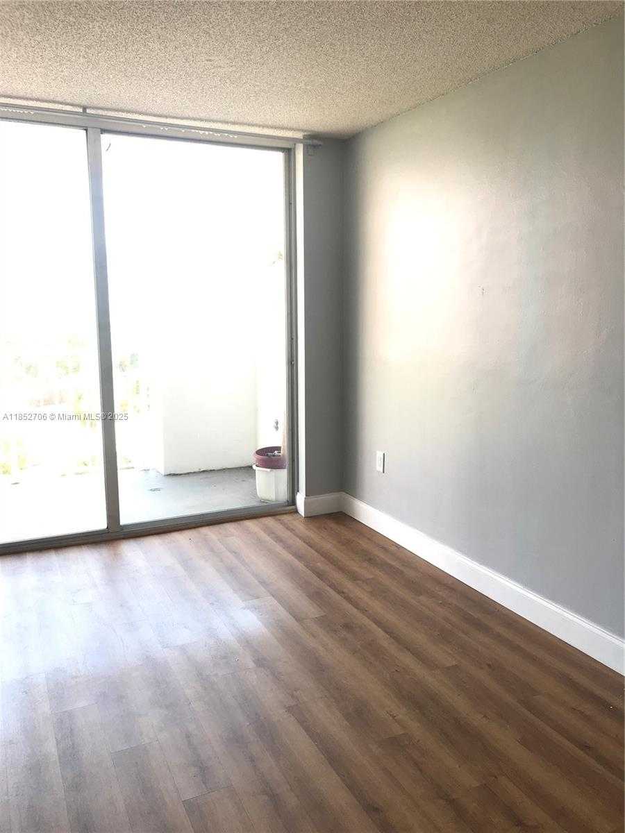 Small Image of 1300 NORTH EAST MIAMI GARDENS DR #512E, Miami Number 14