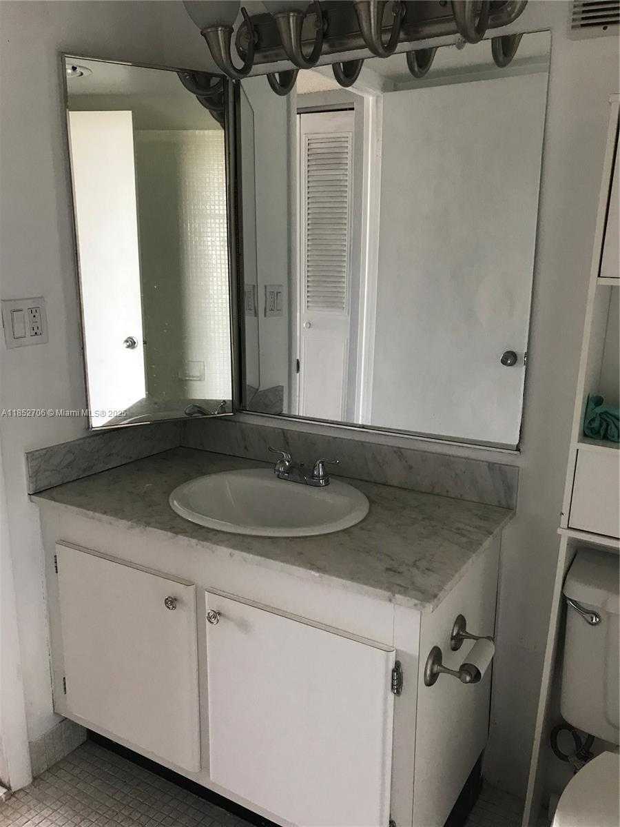 Small Image of 1300 NORTH EAST MIAMI GARDENS DR #512E, Miami Number 18
