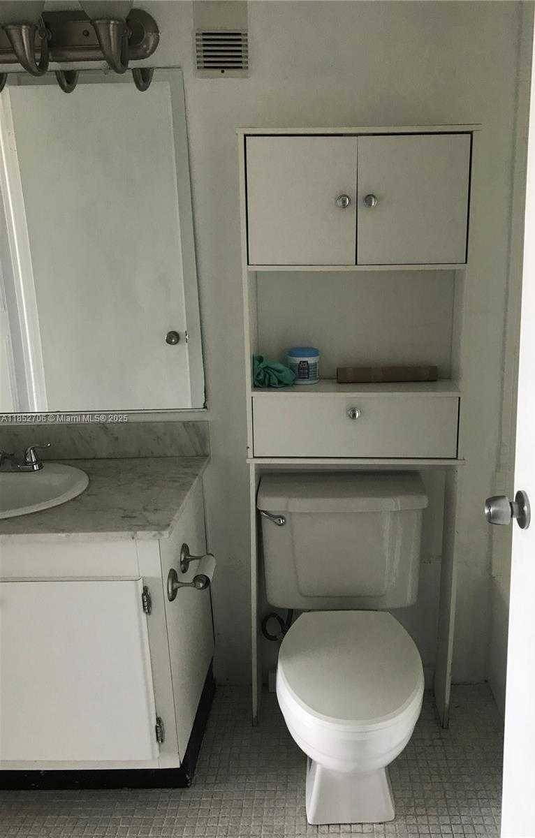 Small Image of 1300 NORTH EAST MIAMI GARDENS DR #512E, Miami Number 19