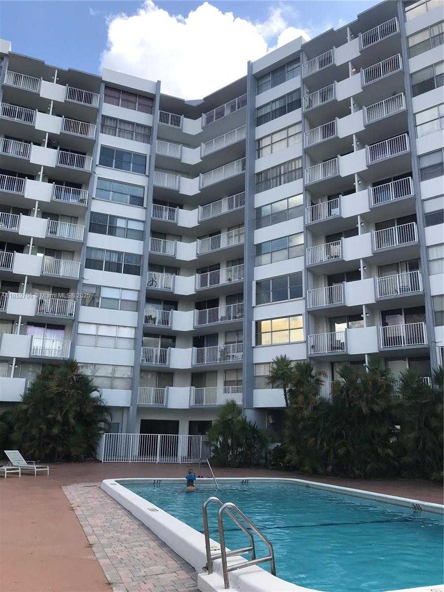 Small Image of 1300 NORTH EAST MIAMI GARDENS DR #512E, Miami Number 2