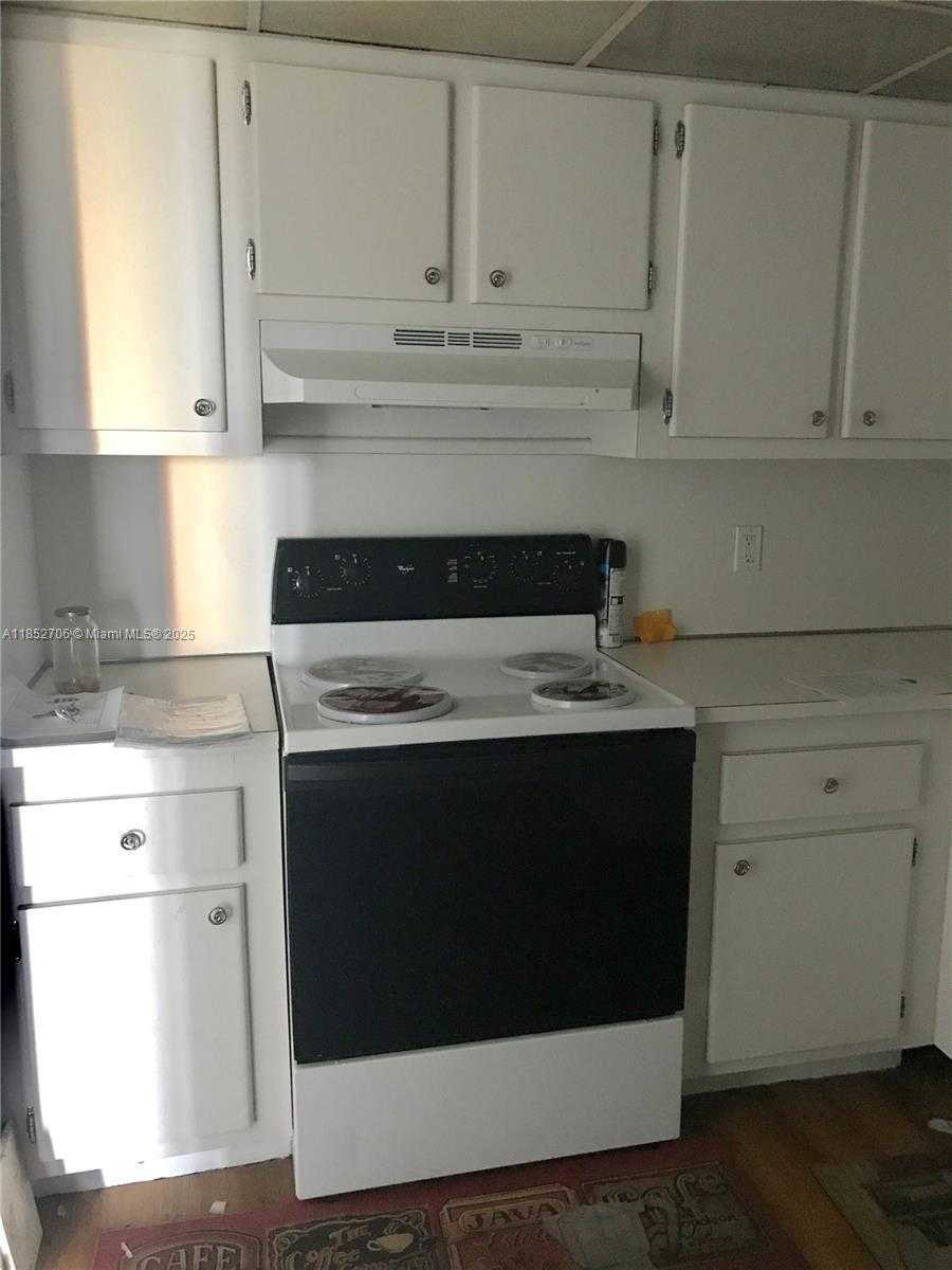 Small Image of 1300 NORTH EAST MIAMI GARDENS DR #512E, Miami Number 22
