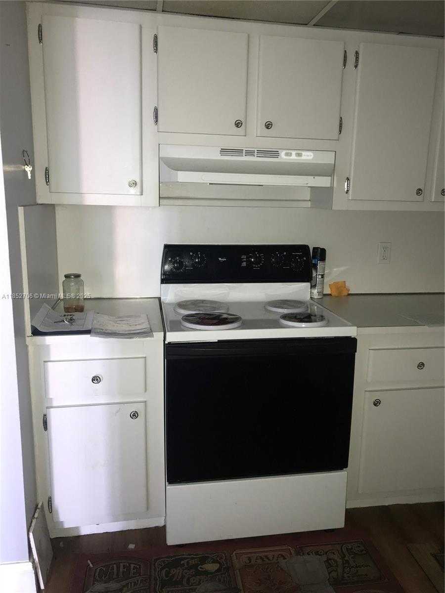 Small Image of 1300 NORTH EAST MIAMI GARDENS DR #512E, Miami Number 24