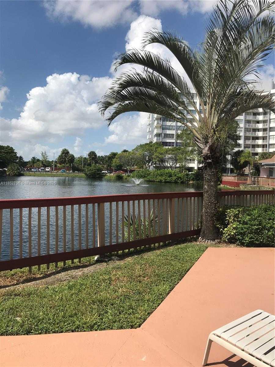Small Image of 1300 NORTH EAST MIAMI GARDENS DR #512E, Miami Number 6