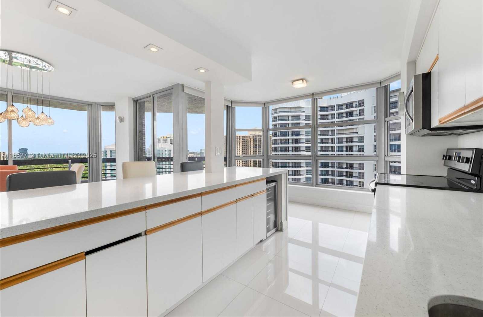 Small Image of 19101 MYSTIC POINTE DR #2607, Aventura Number 13