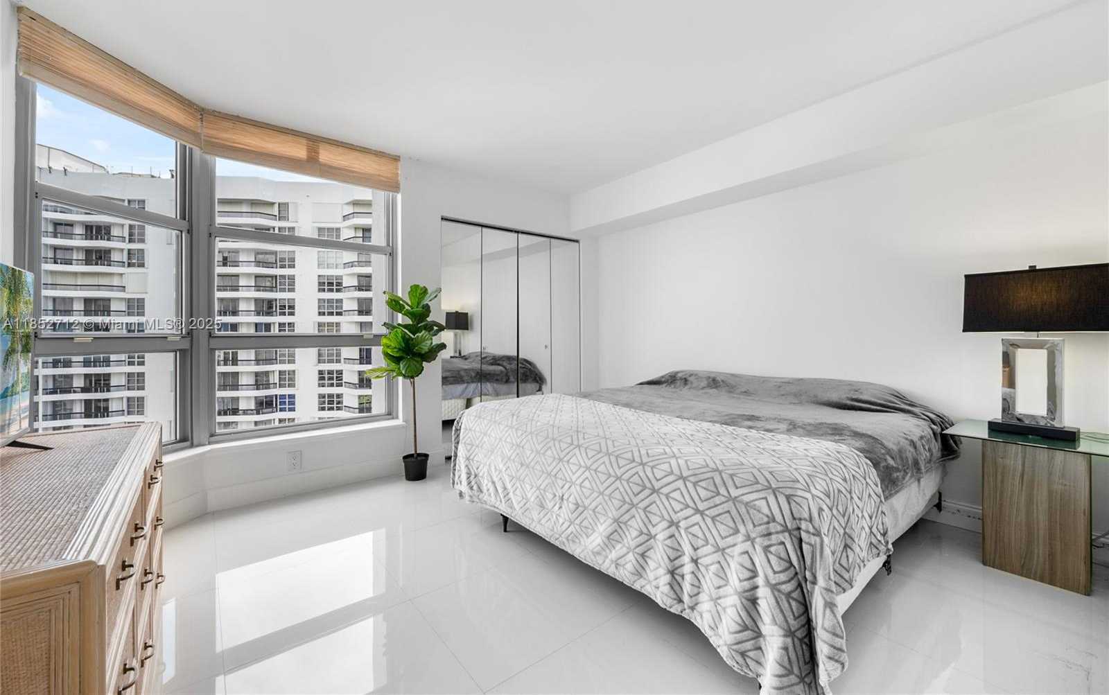 Small Image of 19101 MYSTIC POINTE DR #2607, Aventura Number 16