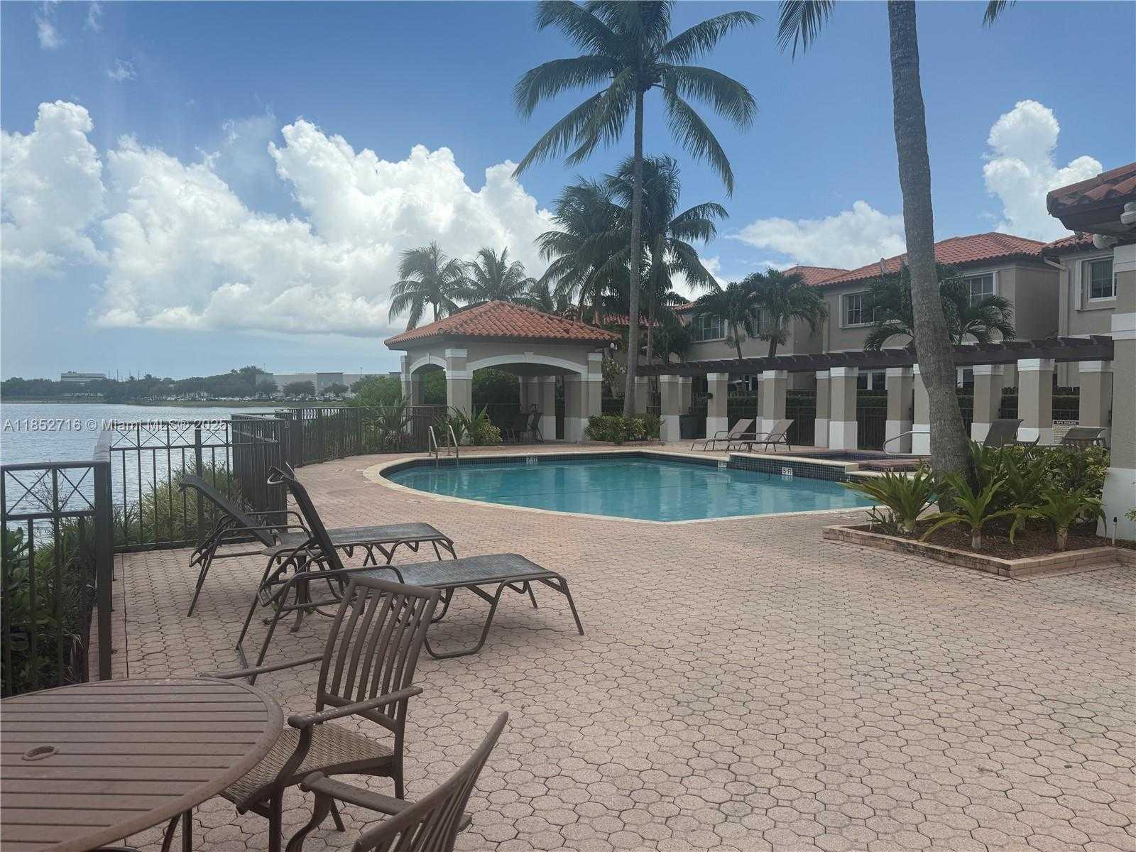 Small Image of 14262 NORTH WEST 83RD CT, Miami Lakes Number 27