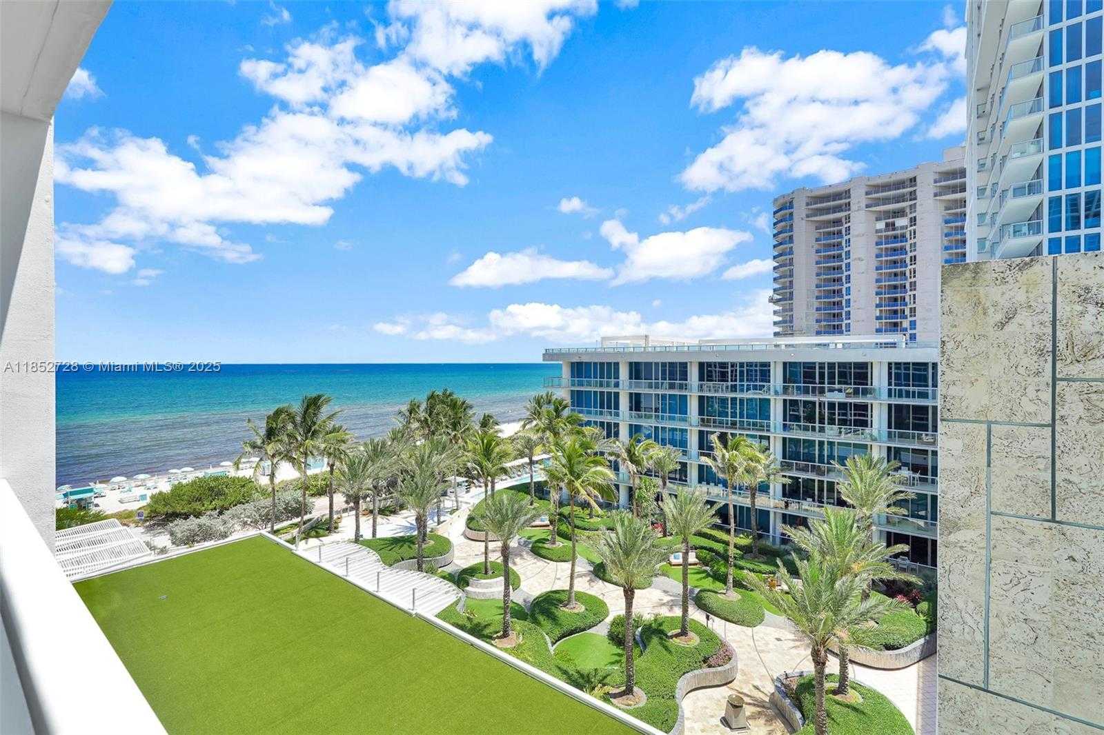 Small Image of 6801 COLLINS AVE #611 (door 610), Miami Beach Number 54
