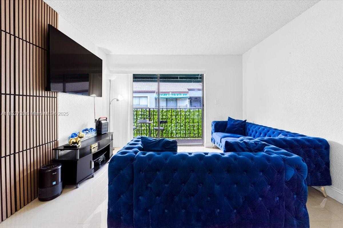 Small Image of Miami Number 11