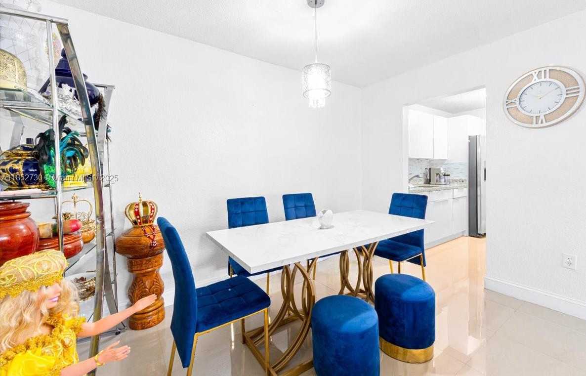 Small Image of Miami Number 24