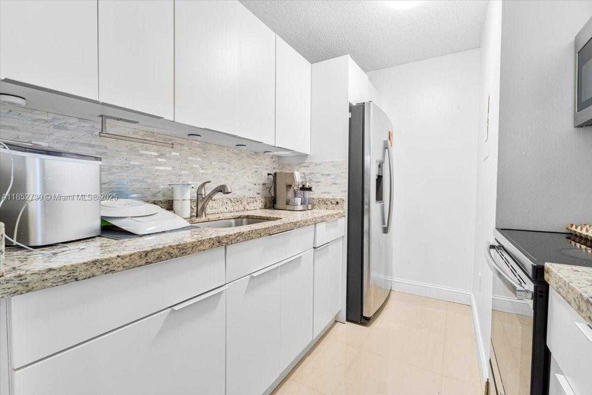 Small Image of Miami Number 26