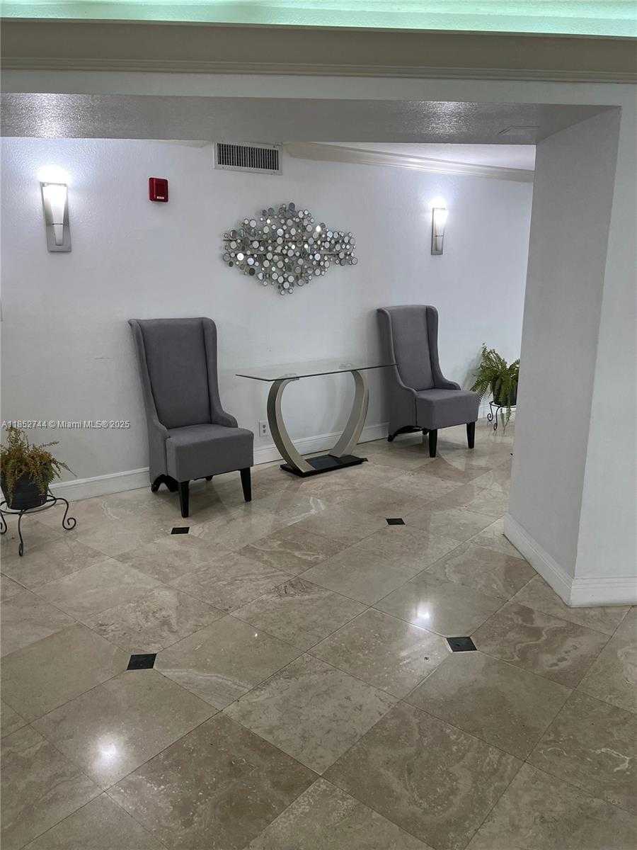 Small Image of 1000 PARKVIEW DR #523, Hallandale Beach Number 6