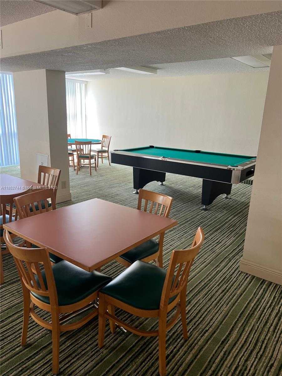 Small Image of 1000 PARKVIEW DR #523, Hallandale Beach Number 8