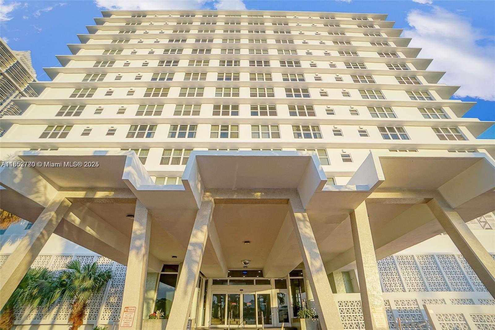 Small Image of 4747 COLLINS AVE #1108, Miami Beach Number 17