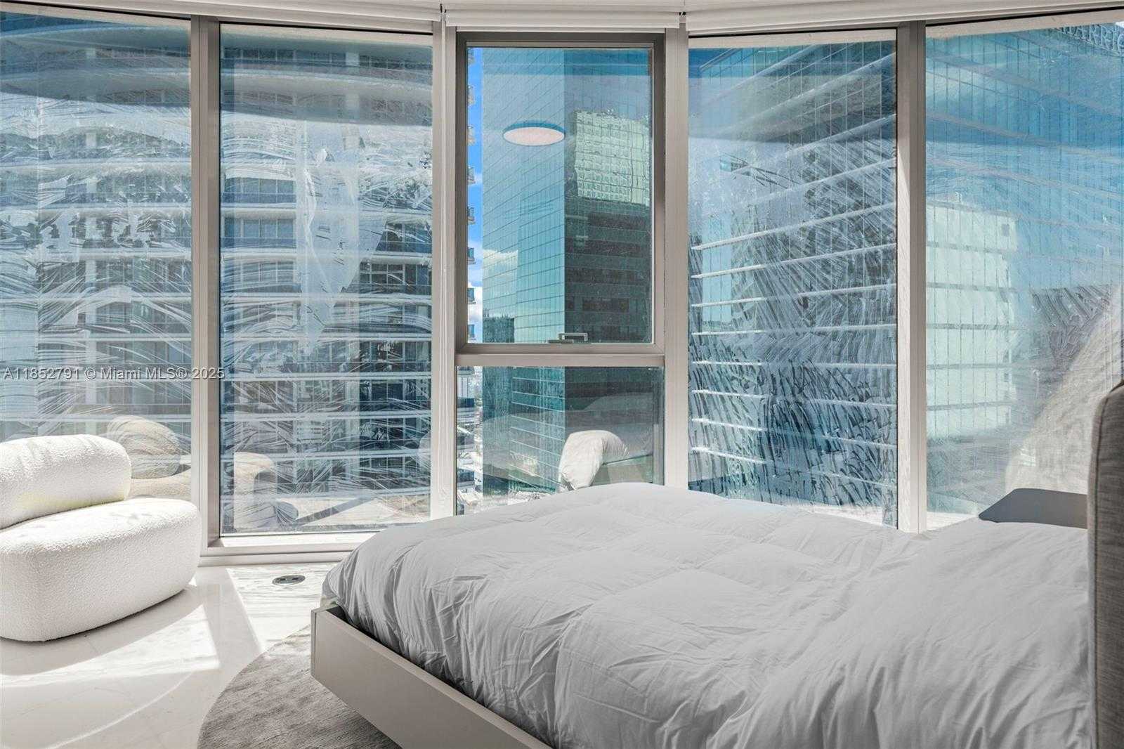 Small Image of Miami Number 25