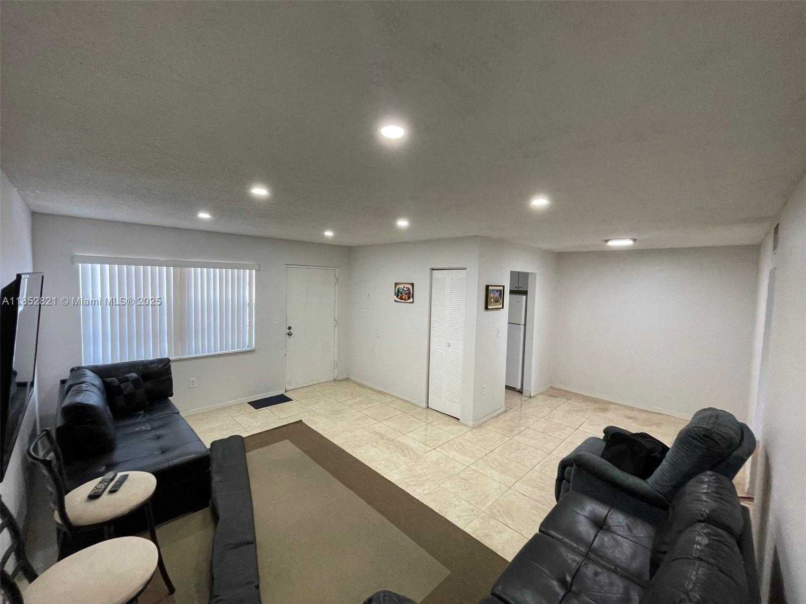 Small Image of 13500 NORTH EAST 3RD CT #309, North Miami Number 3