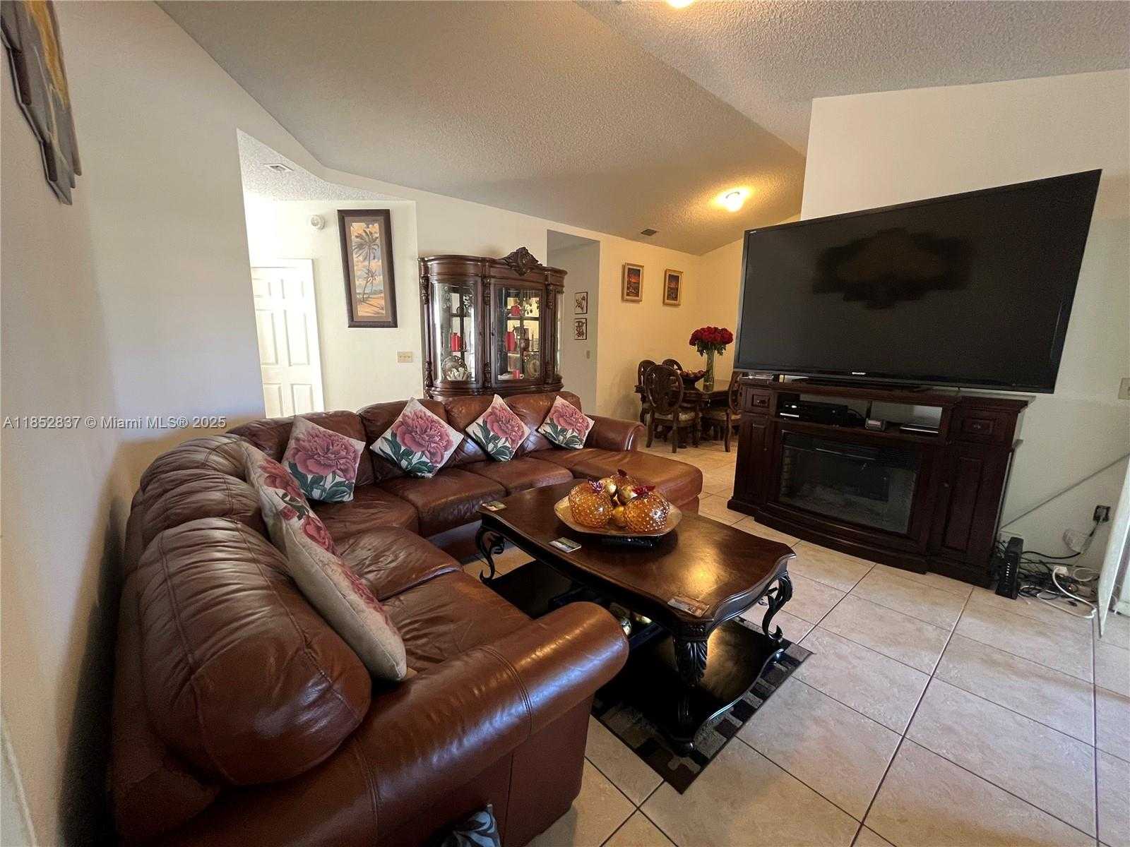 Small Image of 16312 MALIBU DR, Weston Number 11