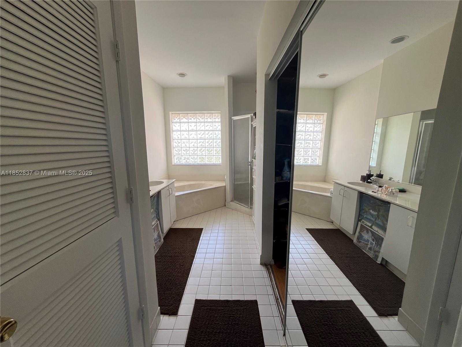 Small Image of 16312 MALIBU DR, Weston Number 13