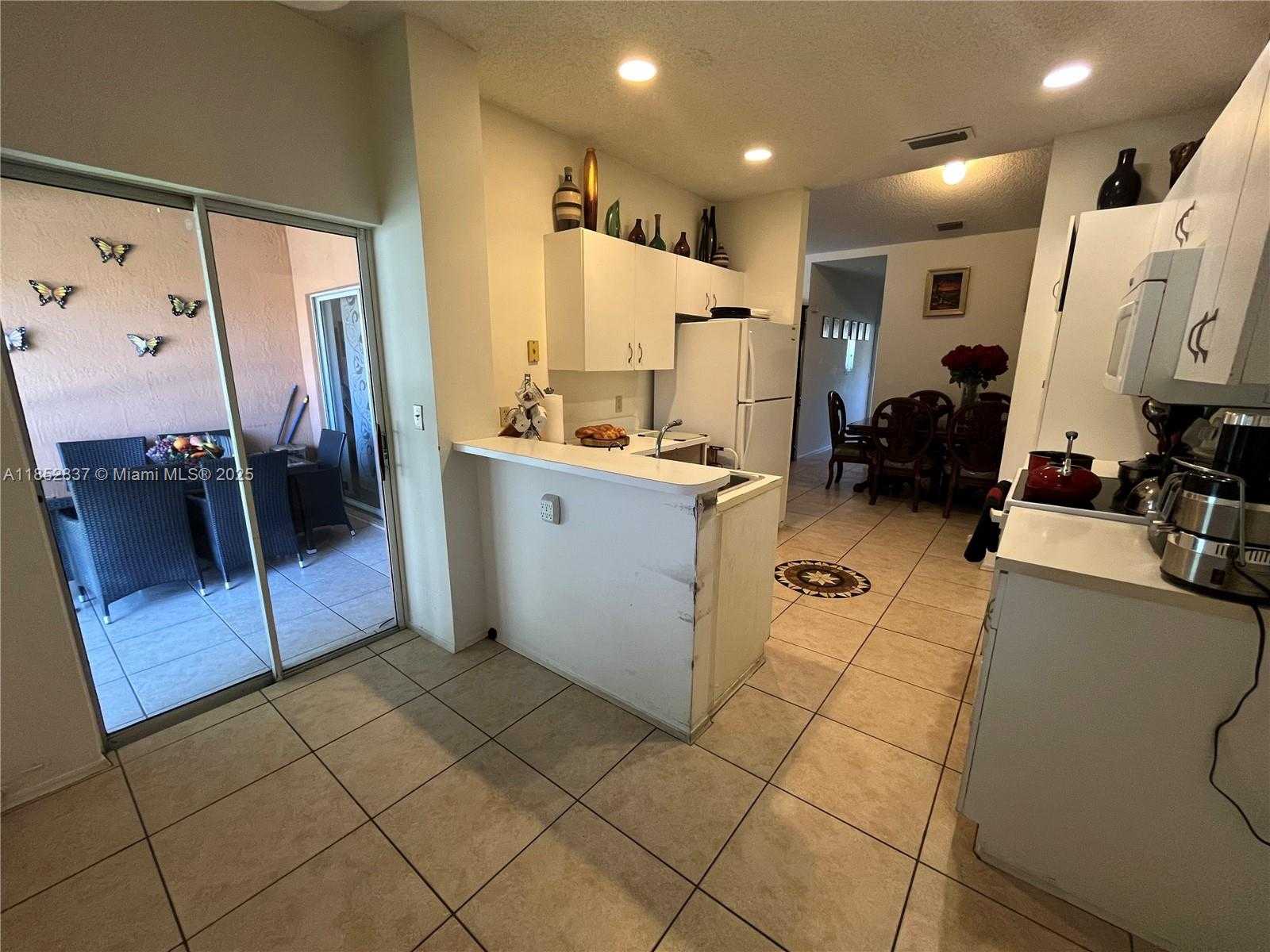 Small Image of 16312 MALIBU DR, Weston Number 16
