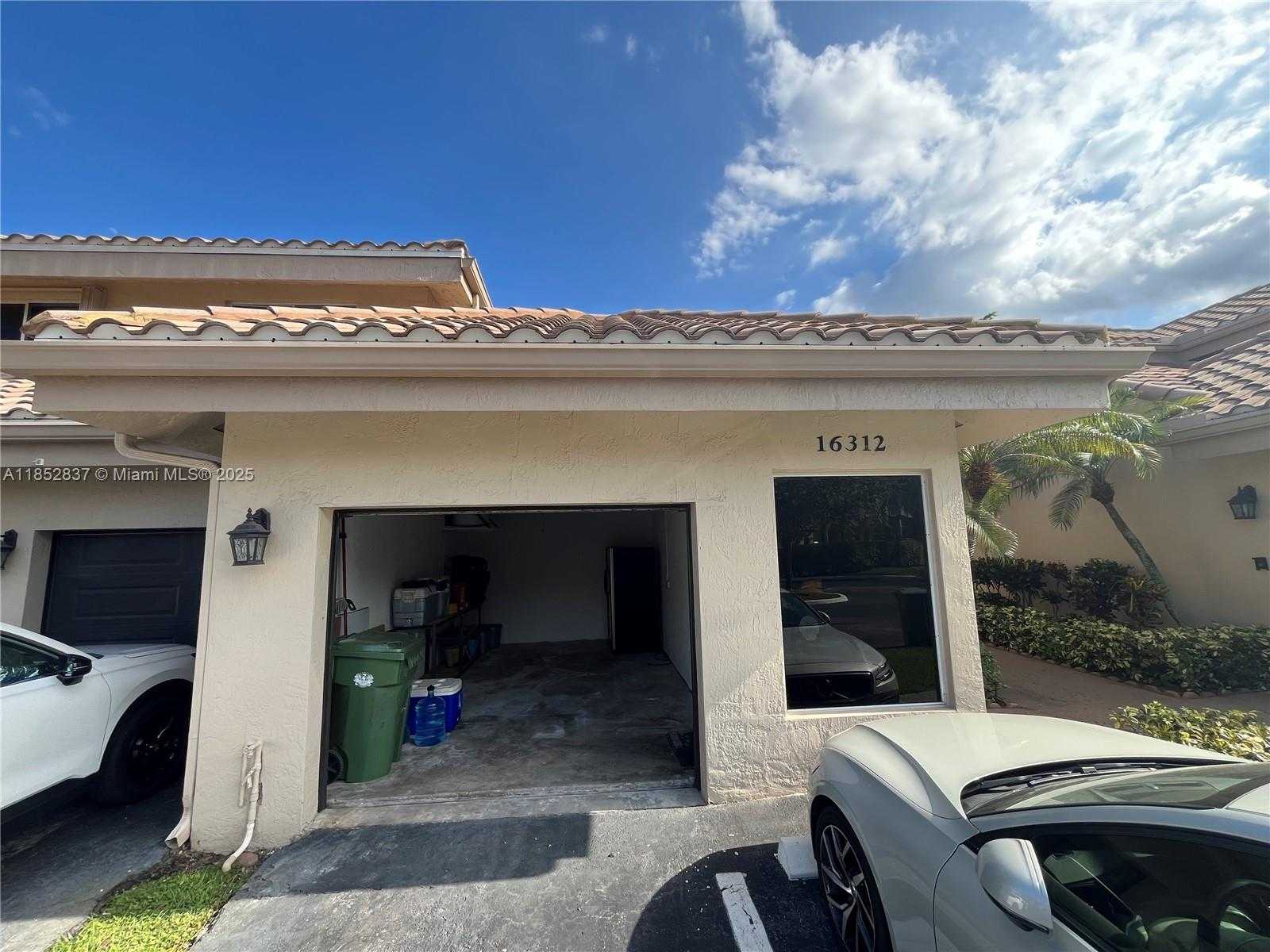 Small Image of 16312 MALIBU DR, Weston Number 2