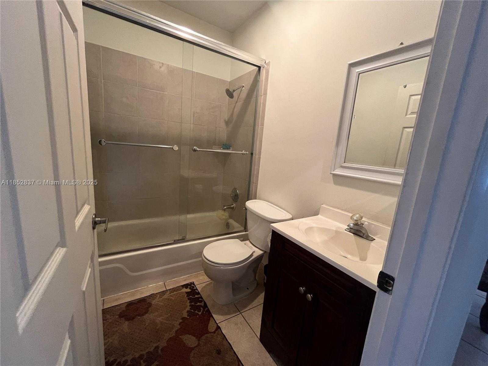 Small Image of 16312 MALIBU DR, Weston Number 24