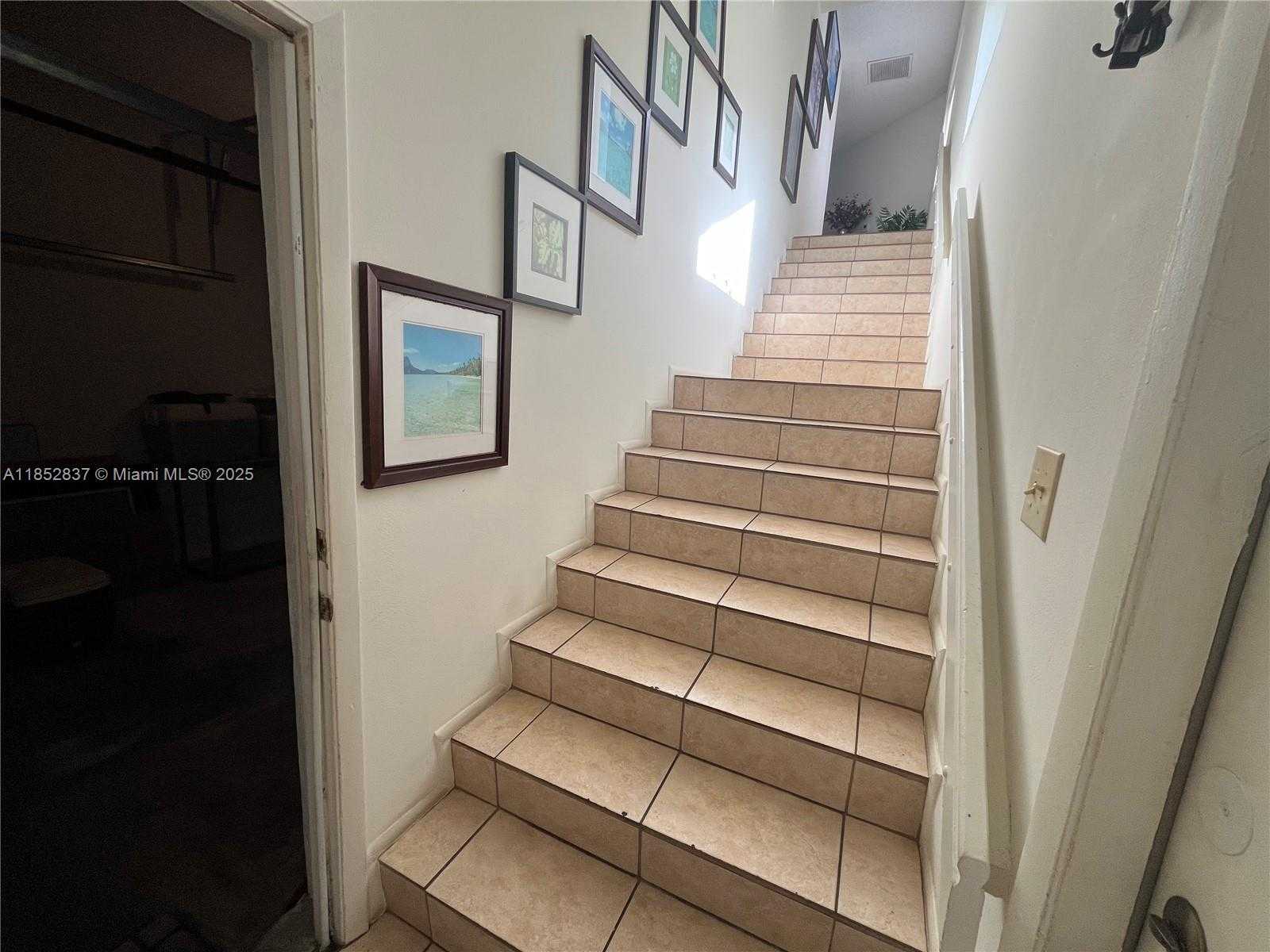 Small Image of 16312 MALIBU DR, Weston Number 3