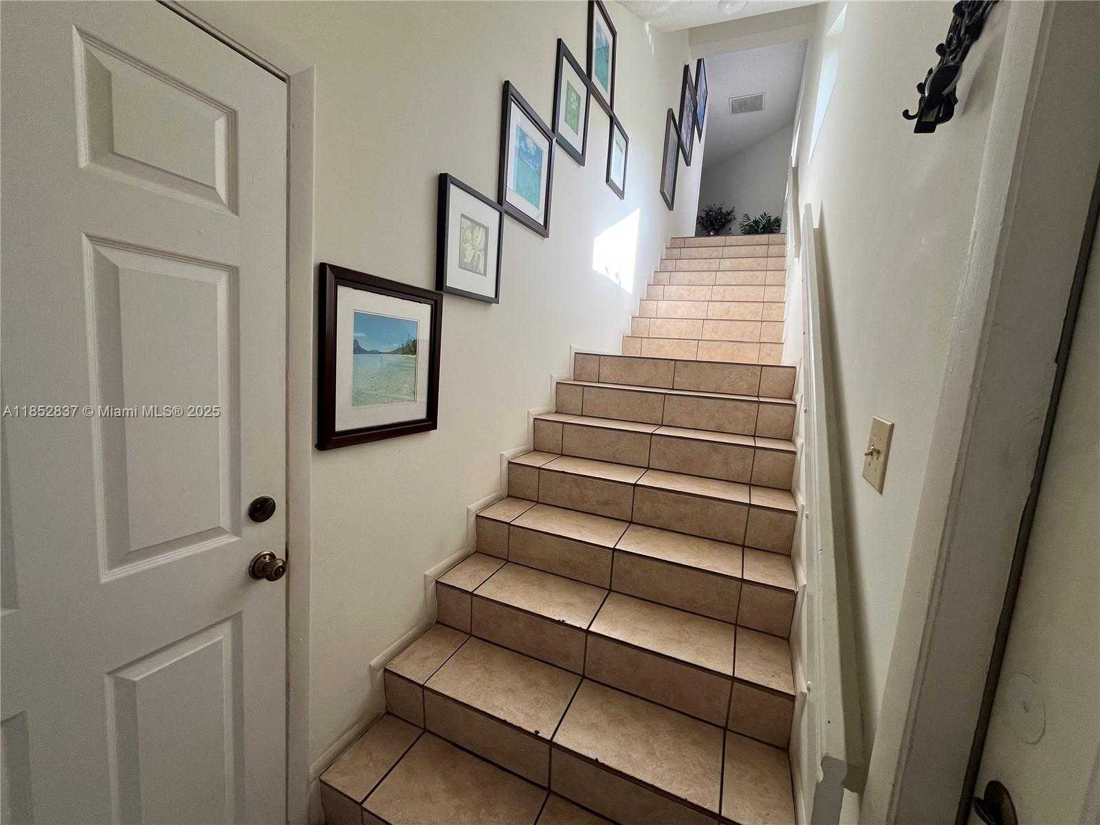Small Image of 16312 MALIBU DR, Weston Number 30