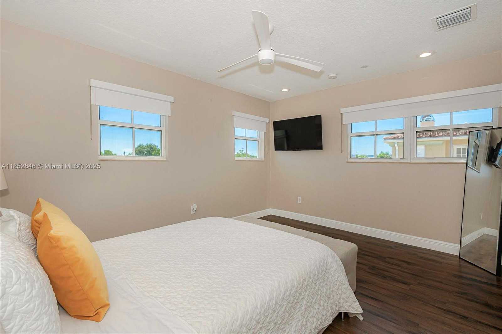 Small Image of 1849 NORTH EAST 26TH AVE #1, Fort Lauderdale Number 39