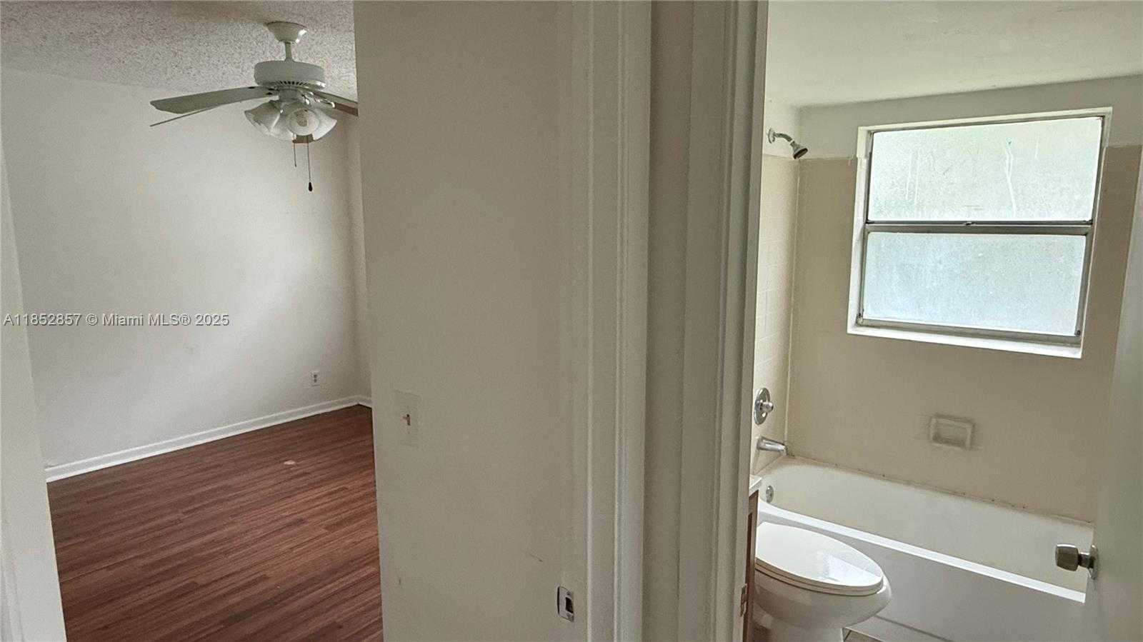 Small Image of 1032 TWIN LAKES DR #21-G, Coral Springs Number 11
